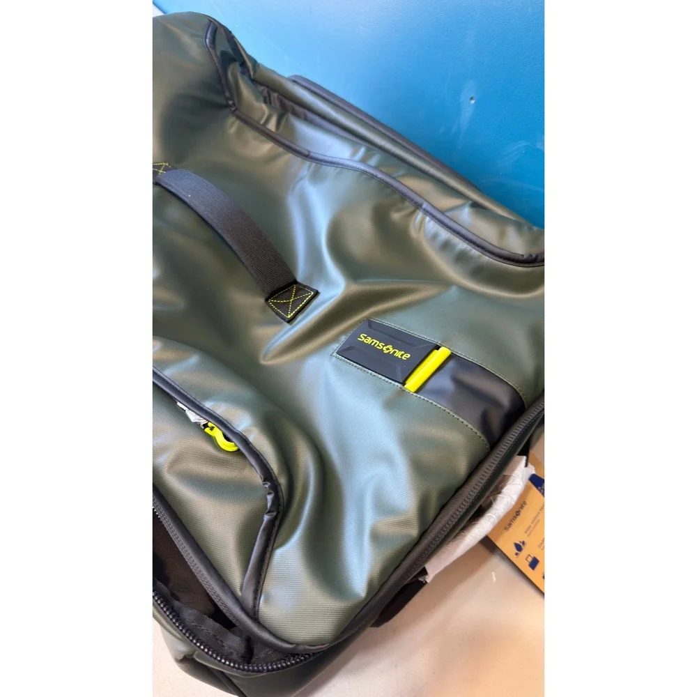 Samsonite Paradiver Light 67/24 Wheeled Duffle Bag Jungle Green 157003-1466